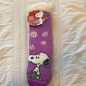 NWT Pretty Purple Snoopy Sherpa Lined Socks